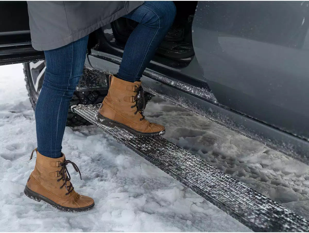 AMP Research PowerStep For 14'-17' Silverado/Sierra 1500 Front View