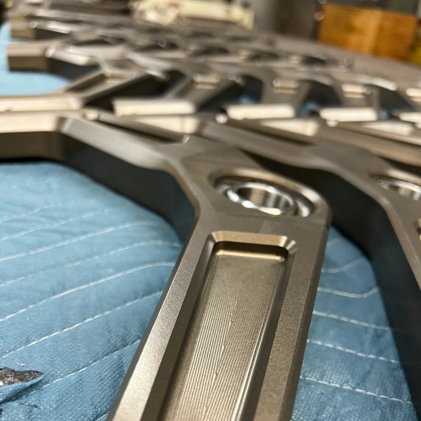 CHEVROLET/GMC 2500/3500 UPPER CONTROL ARMS 2011-2019 Front View