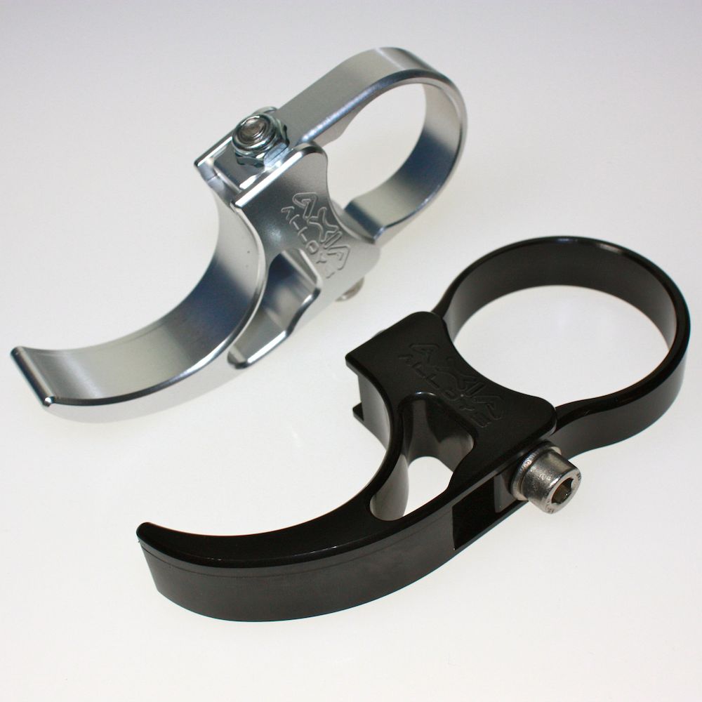 Helmet / Steering Wheel Hanger Front View