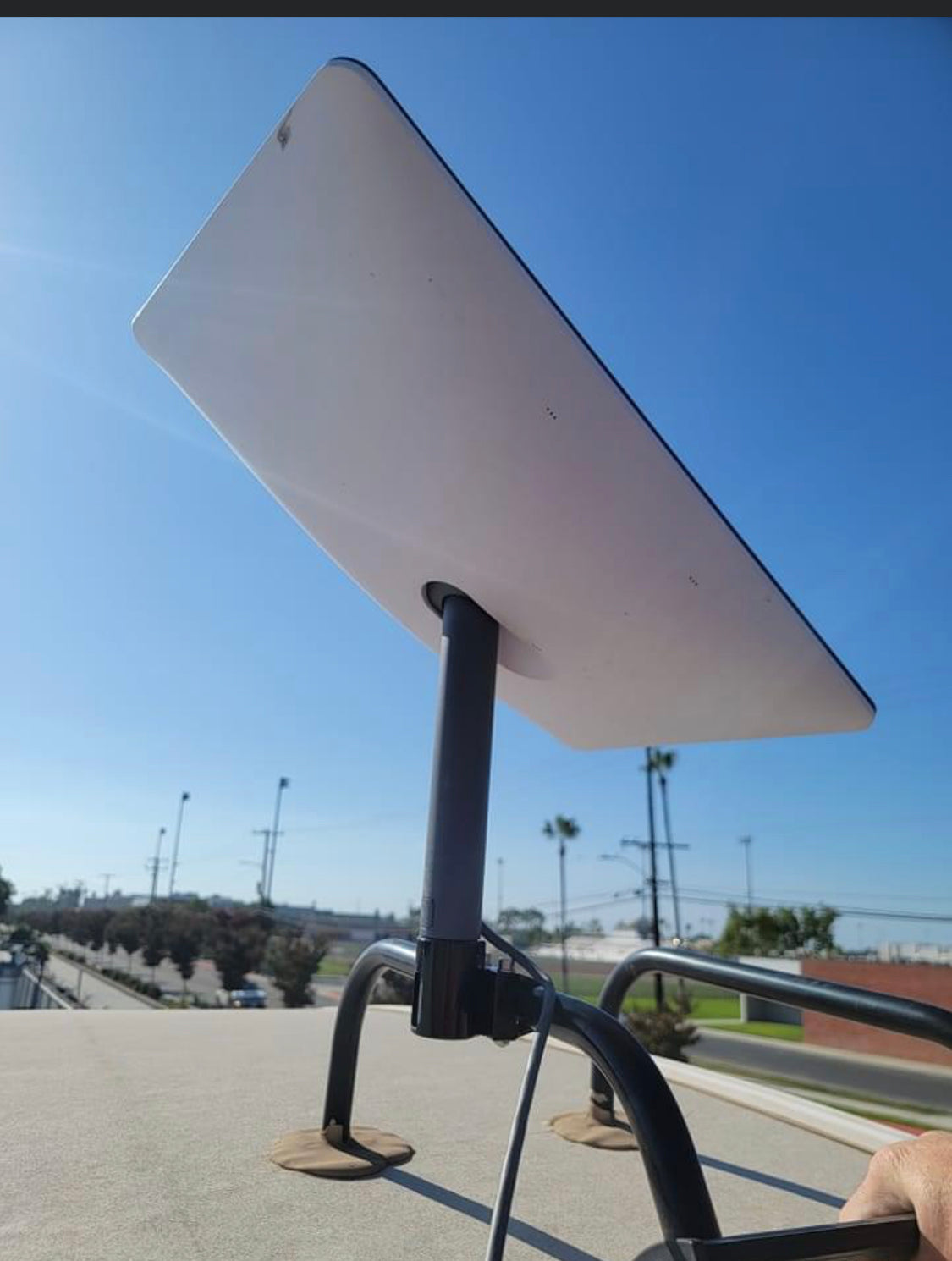 Starlink RV Ladder / Tubing Mount – Dishy