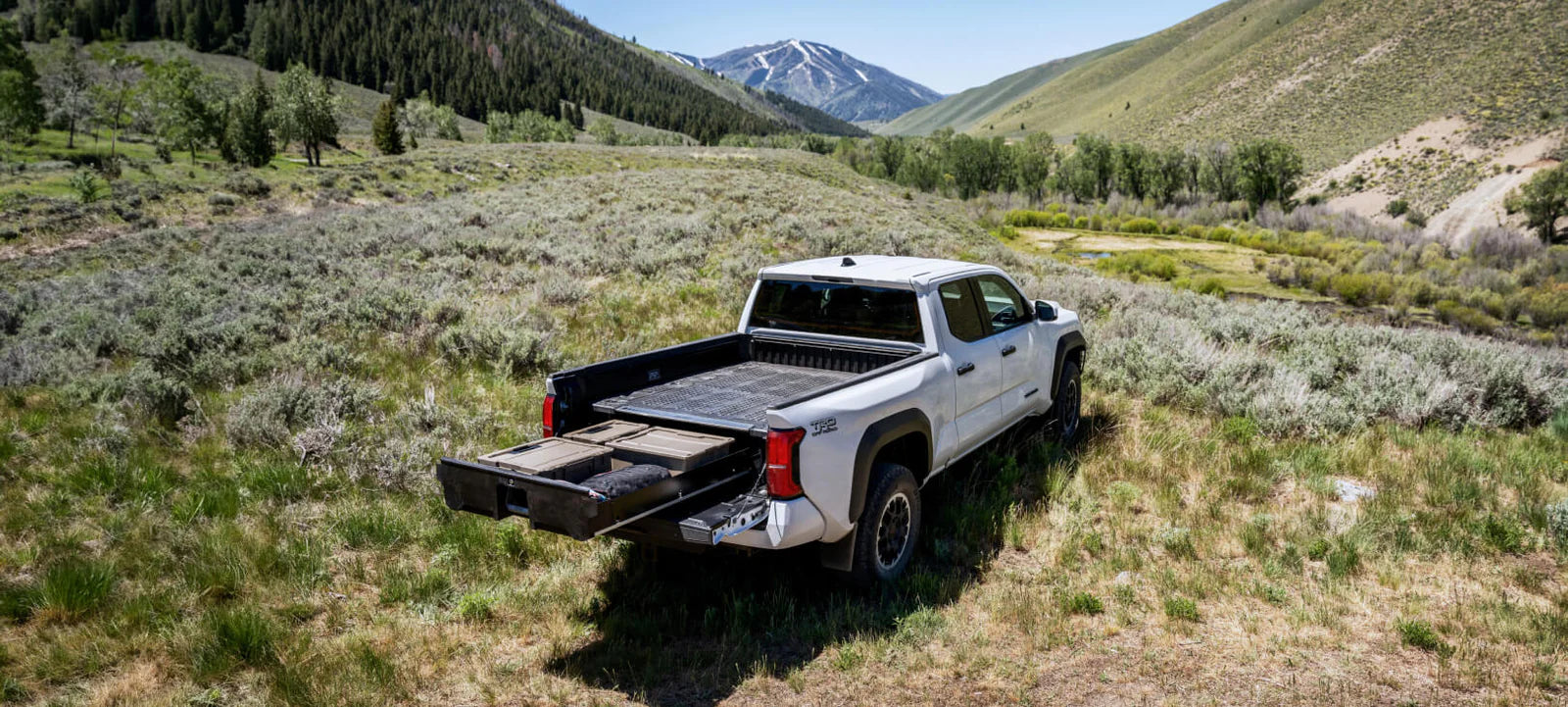 '24+ Toyota Tacoma Decked Drawer System Display in Vehicle 