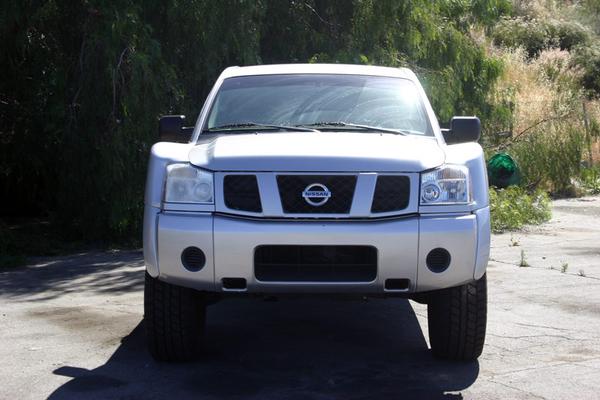 '04-15 Nissan Titan Fenders Fiberglass Fiberwerx (front view)