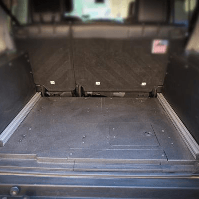 '07-18 Jeep JKU 4-Door Plate System Interior Accessoires Goose Gear close-up