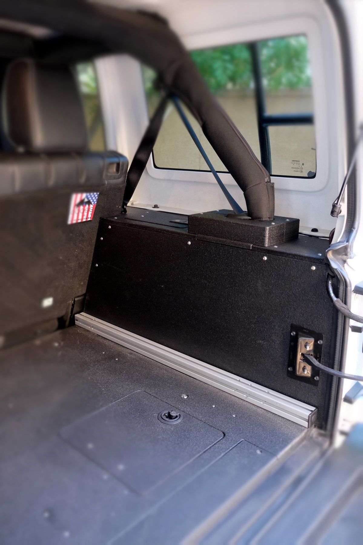 '07-18 Jeep JKU 4-Door Side Cubbies Interior Accessoires Goose Gear  display