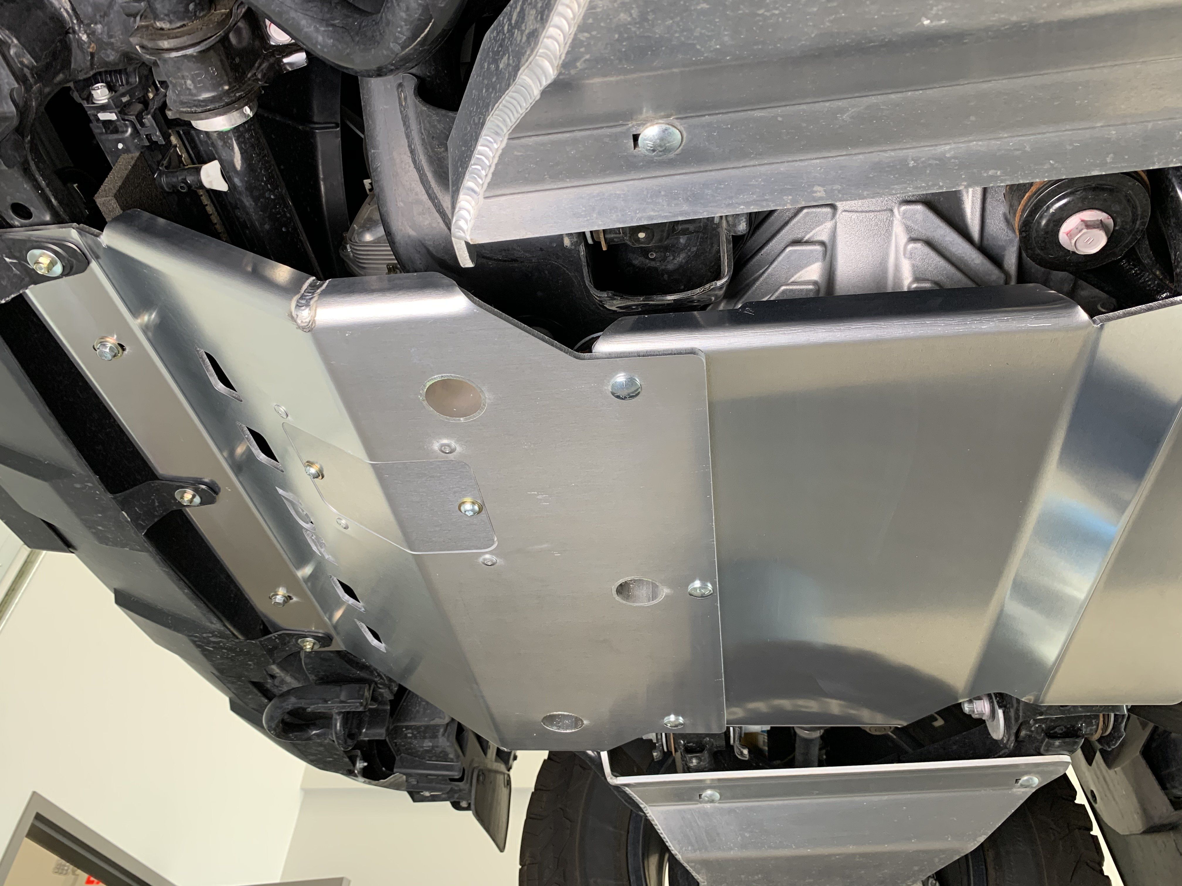 '07-21 Toyota Tundra Engine Skid Plate RCI Off Road display