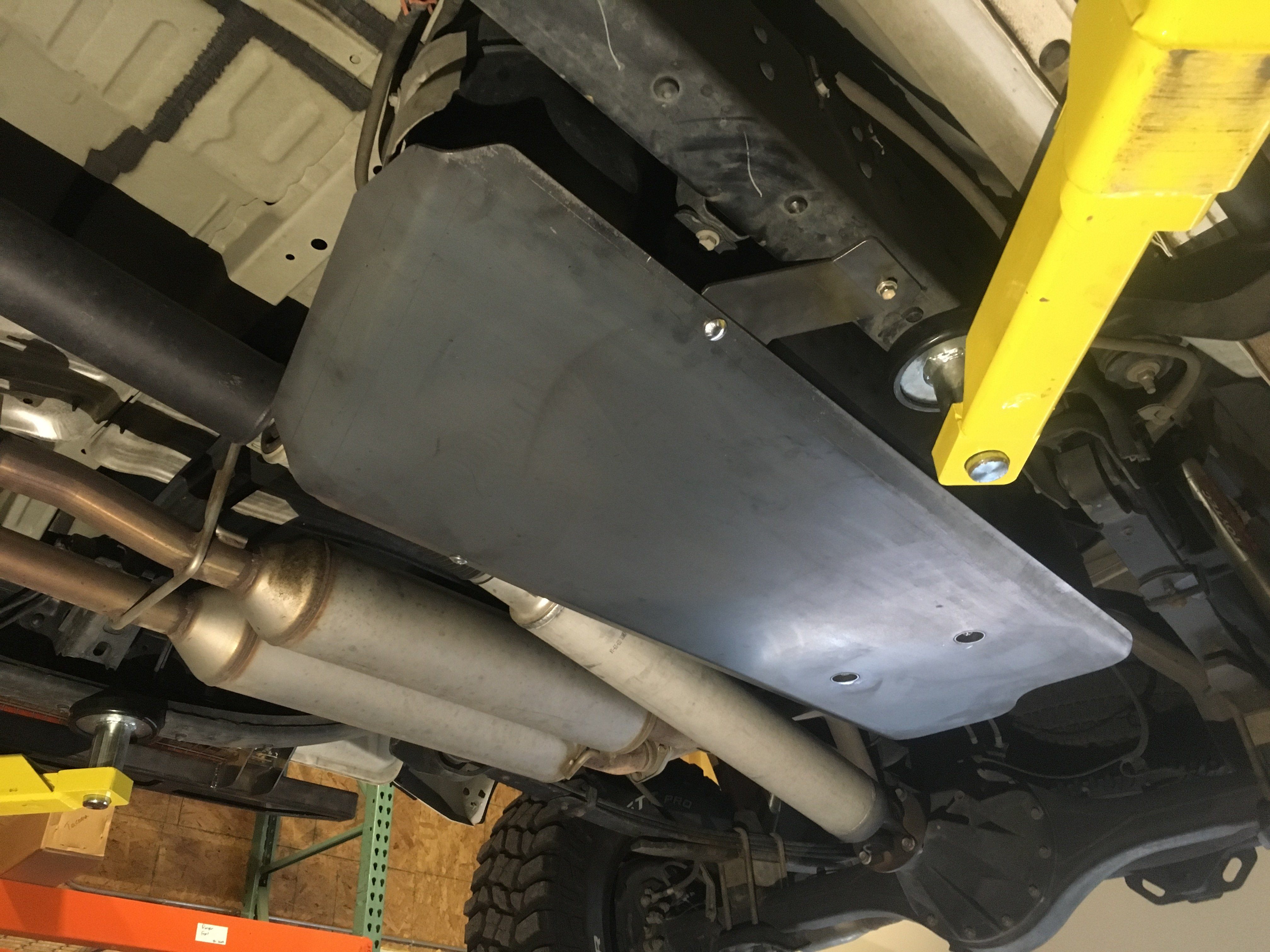 '07-21 Toyota Tundra Fuel Tank Skid Plate RCI Off Road (bottom view)