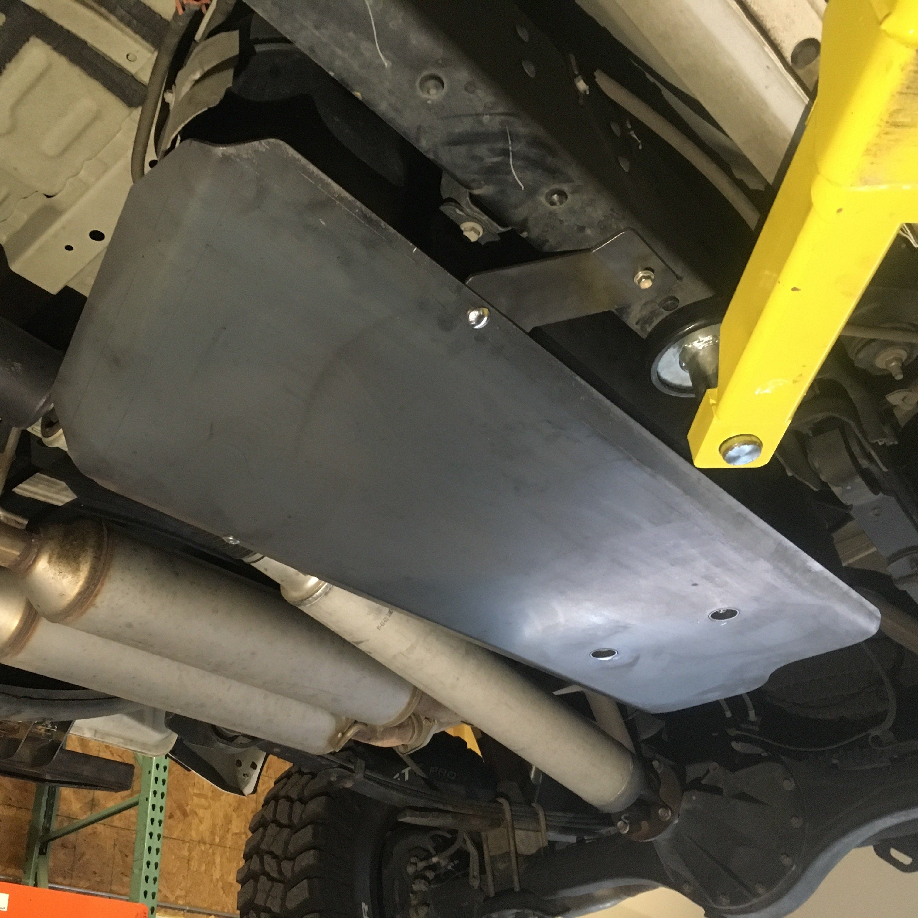 '07-21 Toyota Tundra Fuel Tank Skid Plate RCI Off Road (bottom view)