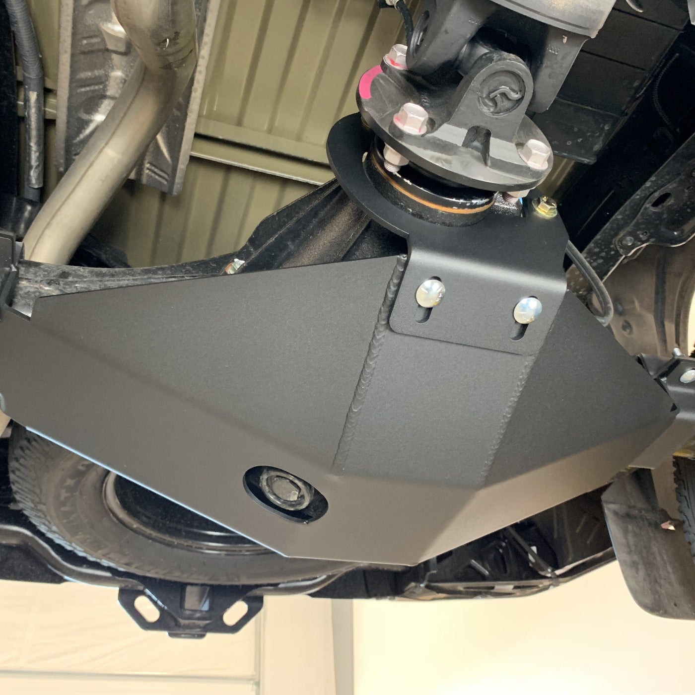 '07-21 Toyota Tundra Rear Differential Skid Plate RCI Off Road display