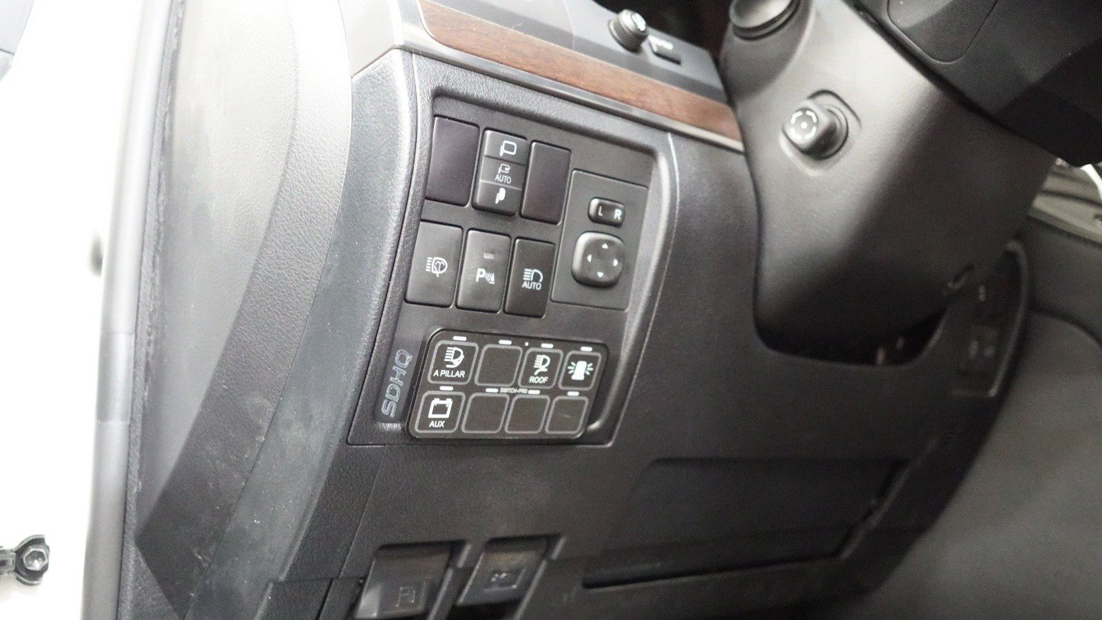 '08-21 Toyota Land Cruiser SDHQ Built Switch Pros Keypad Mount