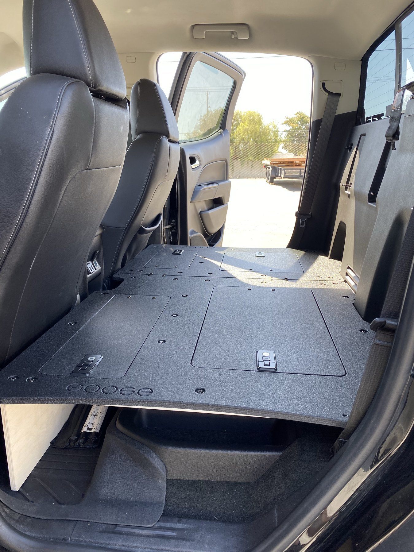 '15-22 Chevy Colorado (2nd Gen) Rear Seat Delete Interior Accessoires Goose Gear (side view)