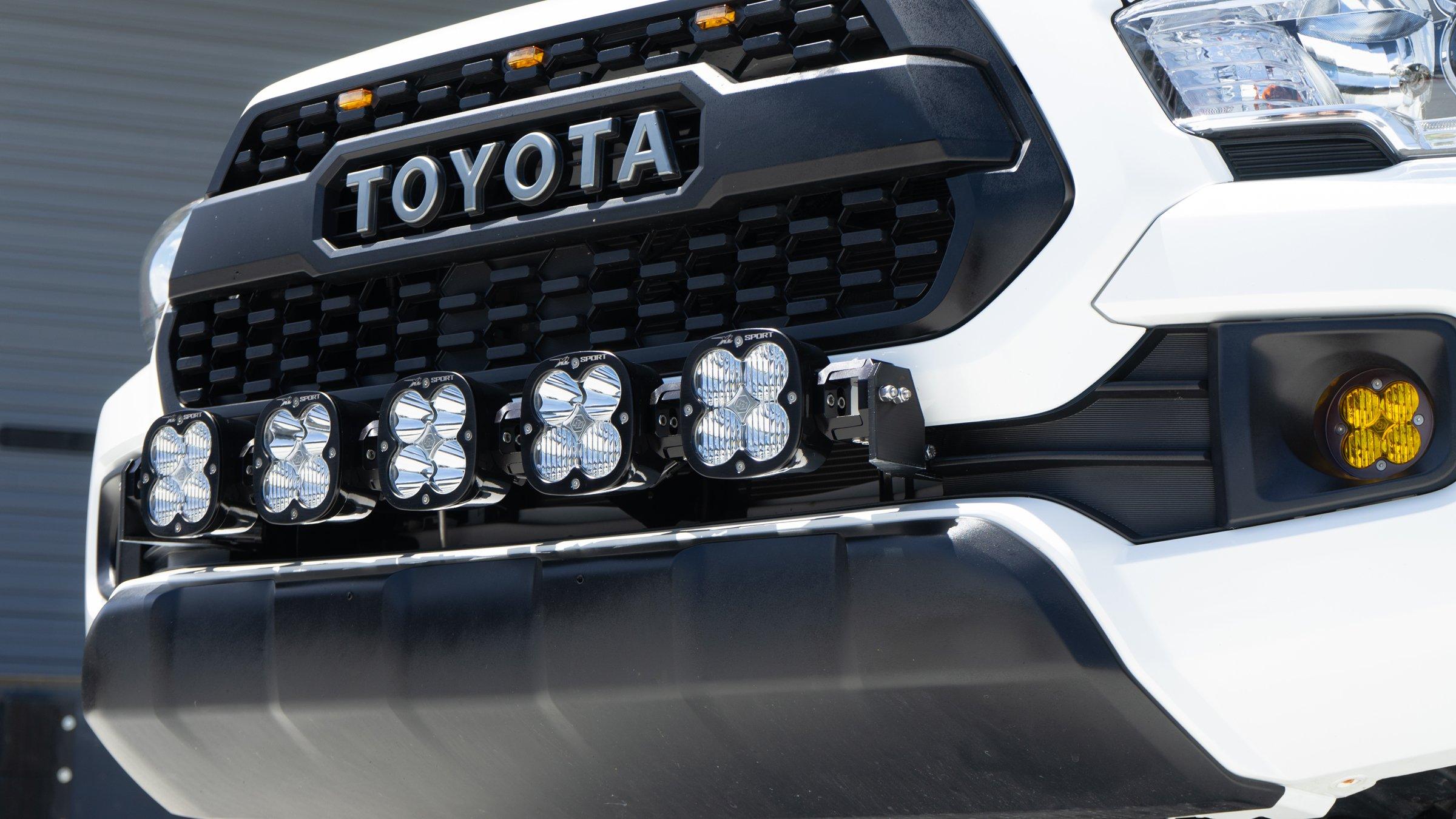 '16-21 Toyota Tacoma 5XL Linkable Kit Lighting Baja Designs close-up