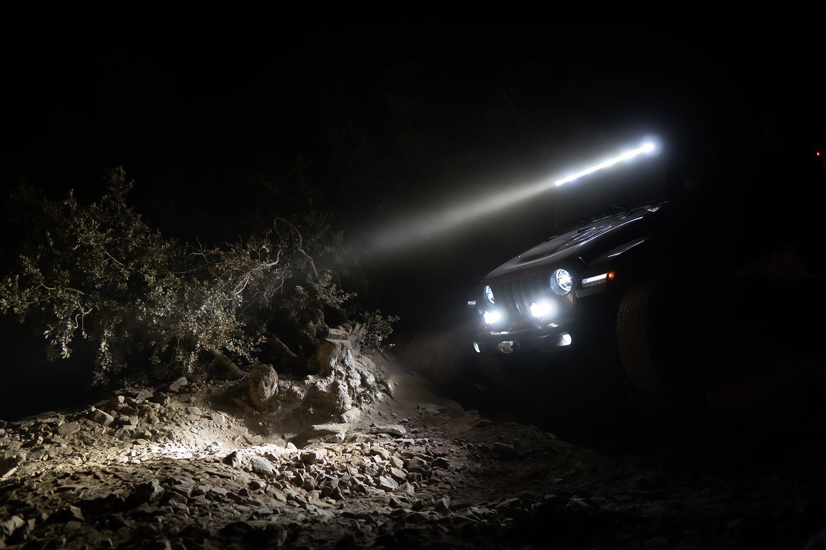 '18-23 Jeep JL Rubicon Steel Bumper Kit Lighting Baja Designs display