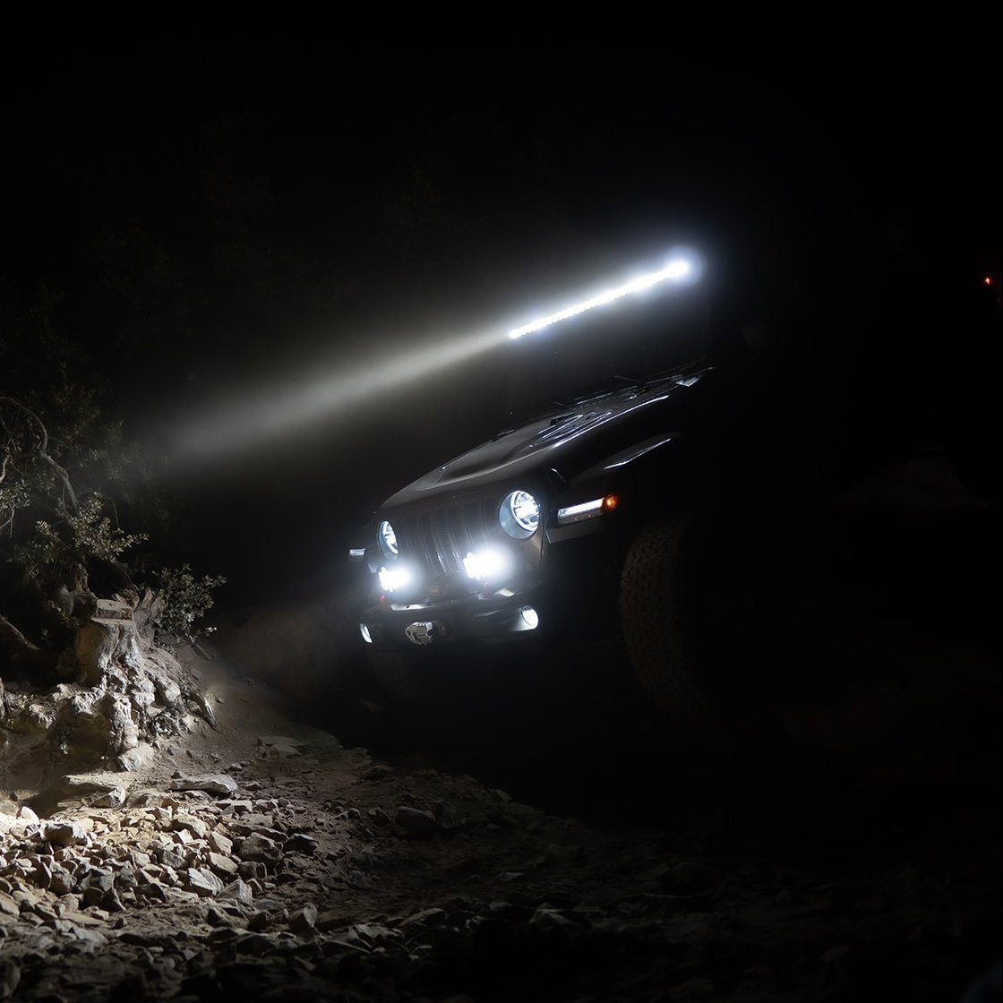 '20-22 Jeep JT Gladiator Rubicon Steel Bumper Kit Lighting Baja Designs display on Vehicle (In Use)