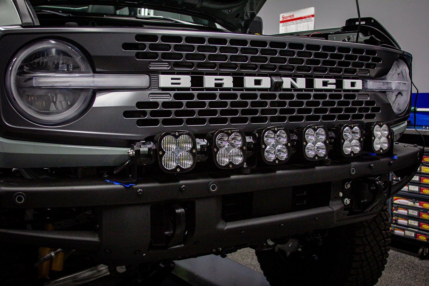 '21-23 Ford Bronco Baja Designs 6 XL Linkable LED Light Kit display
