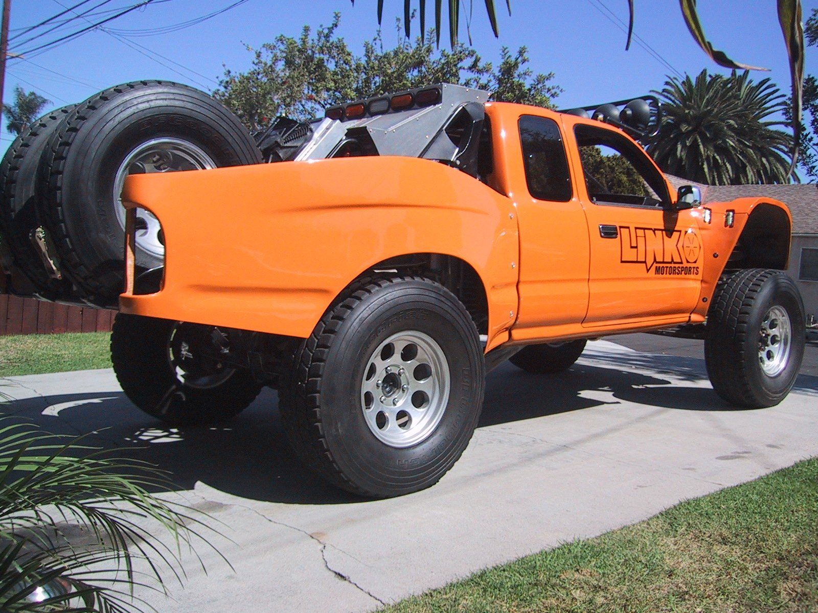 '96-04 Toyota Tacoma Xtreme One-Piece Conversion Kit to 2006 Tundra Fiberglass Fiberwerx 