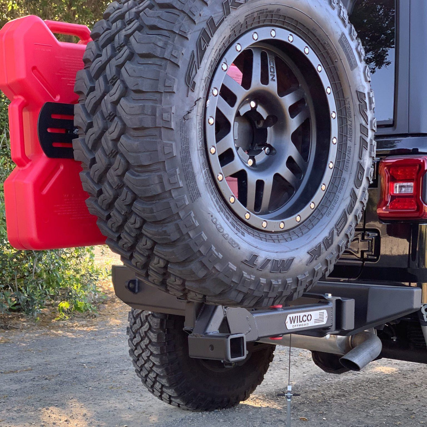 Solo Series Hitchgate Wilco Offroad display