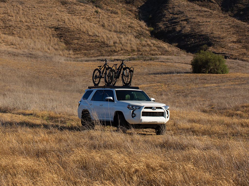 '10-23 Toyota 4Runner Slimsport Roof Rack Kit Front Runner display